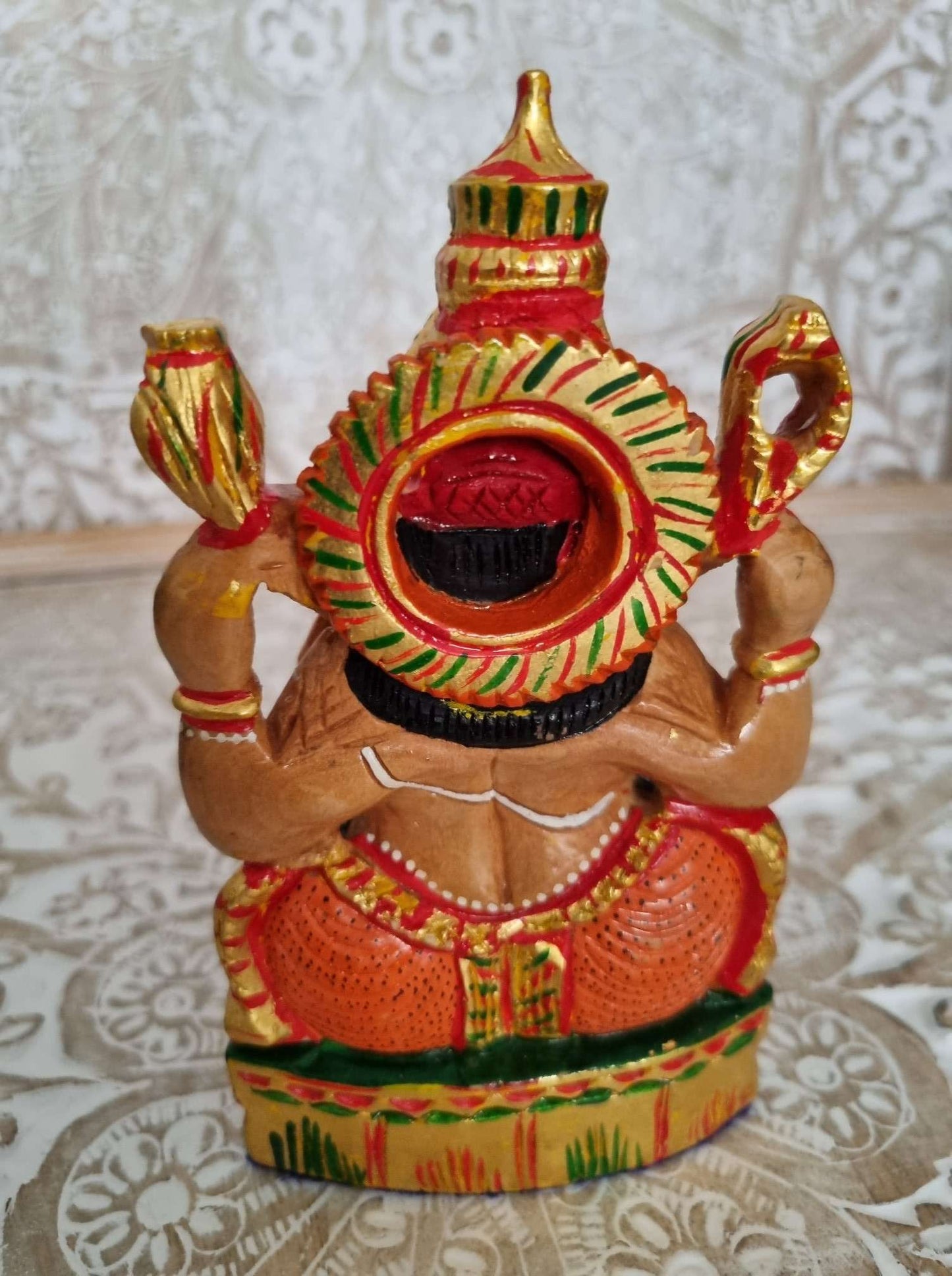 Statue de Ganesha: Gardien Sculpté de la Prospérité ---