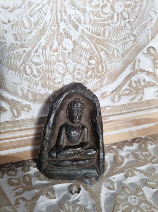 Statue Bouddha en Méditation - Relique Spirituelle en Pierre ---