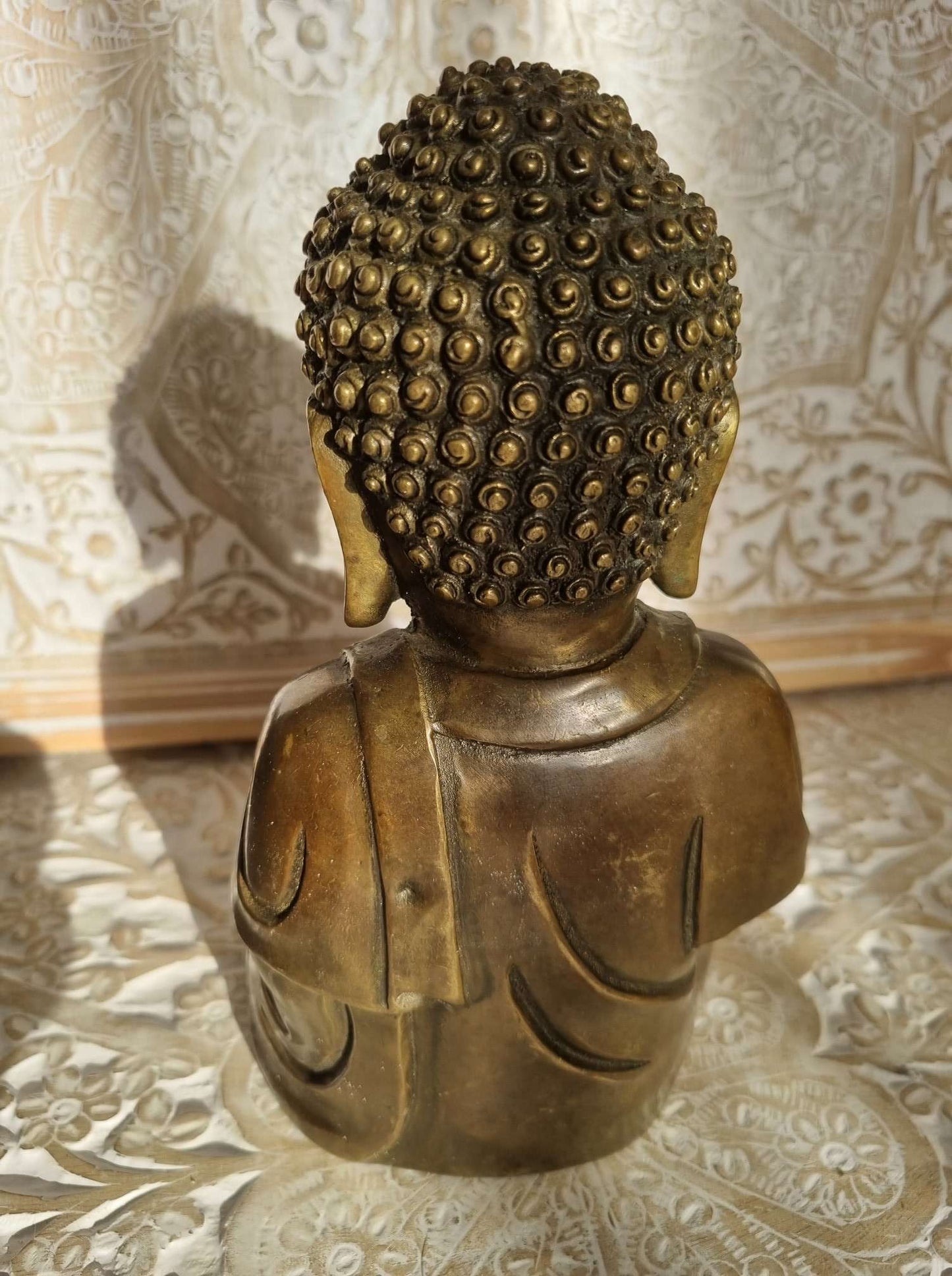 Statue bouddha  en bhūmisparśa-mudrā en bronze fin XXème ---