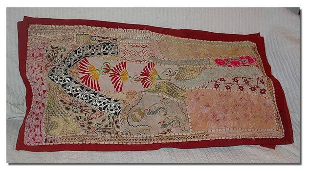 Coussin indien brodé à la main XXème