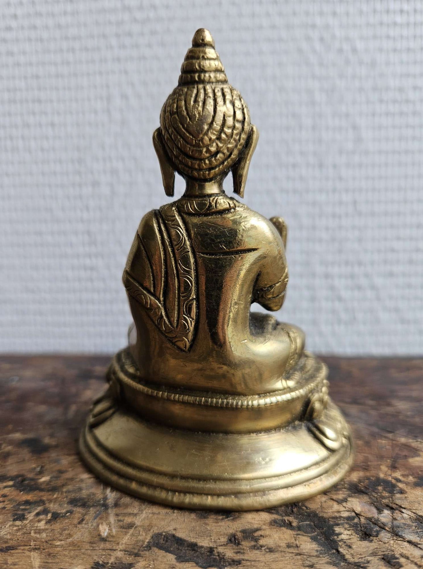 Statue bouddha tibétain en Abhaya Mudra ---