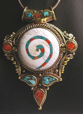 Grand pendentif tibétain argent cuivre corail et turquoise