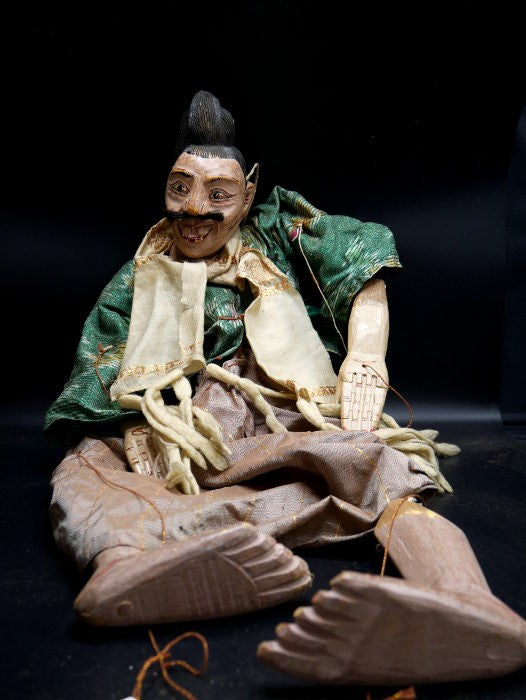 U Swe Yoe le viel homme très grande marionnette birmane  XXème