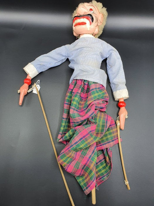 Marionnette année 50-60 de théâtre balinaise en bon etat Marionnette année 50-60 de théâtre balinaise en bon etat